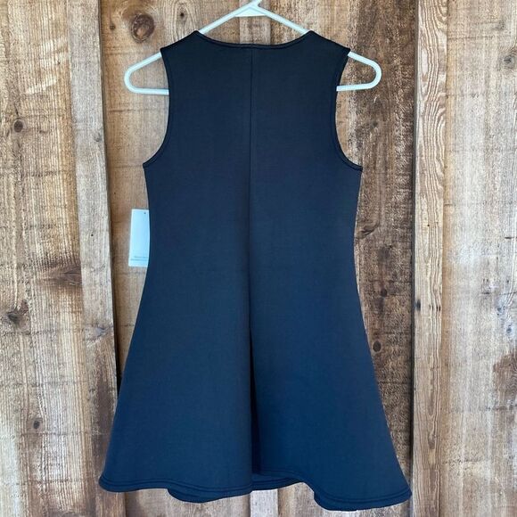 Tobi Sleeveless Square Neck Black Pleated Pocket Mini Skater Dress - Picture 3 of 7